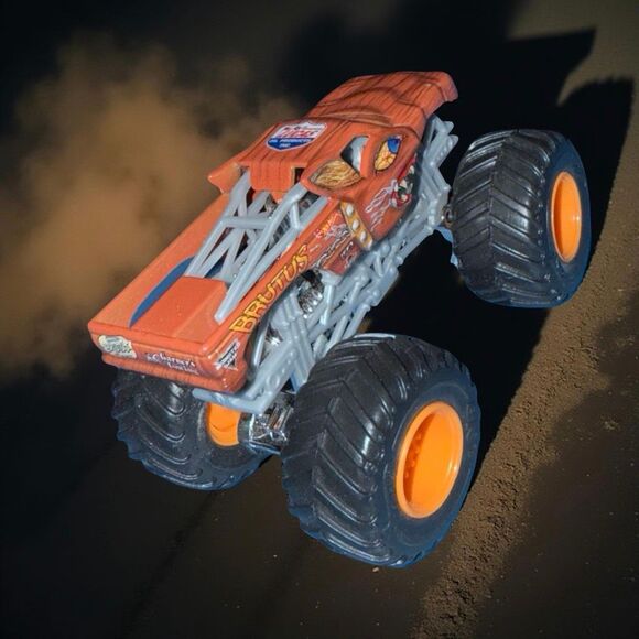 Hot Wheels Brutus Brown Monster Jam Lucas Oil Die Cast Monster Truck 1:64 A27 - Picture 1 of 8
